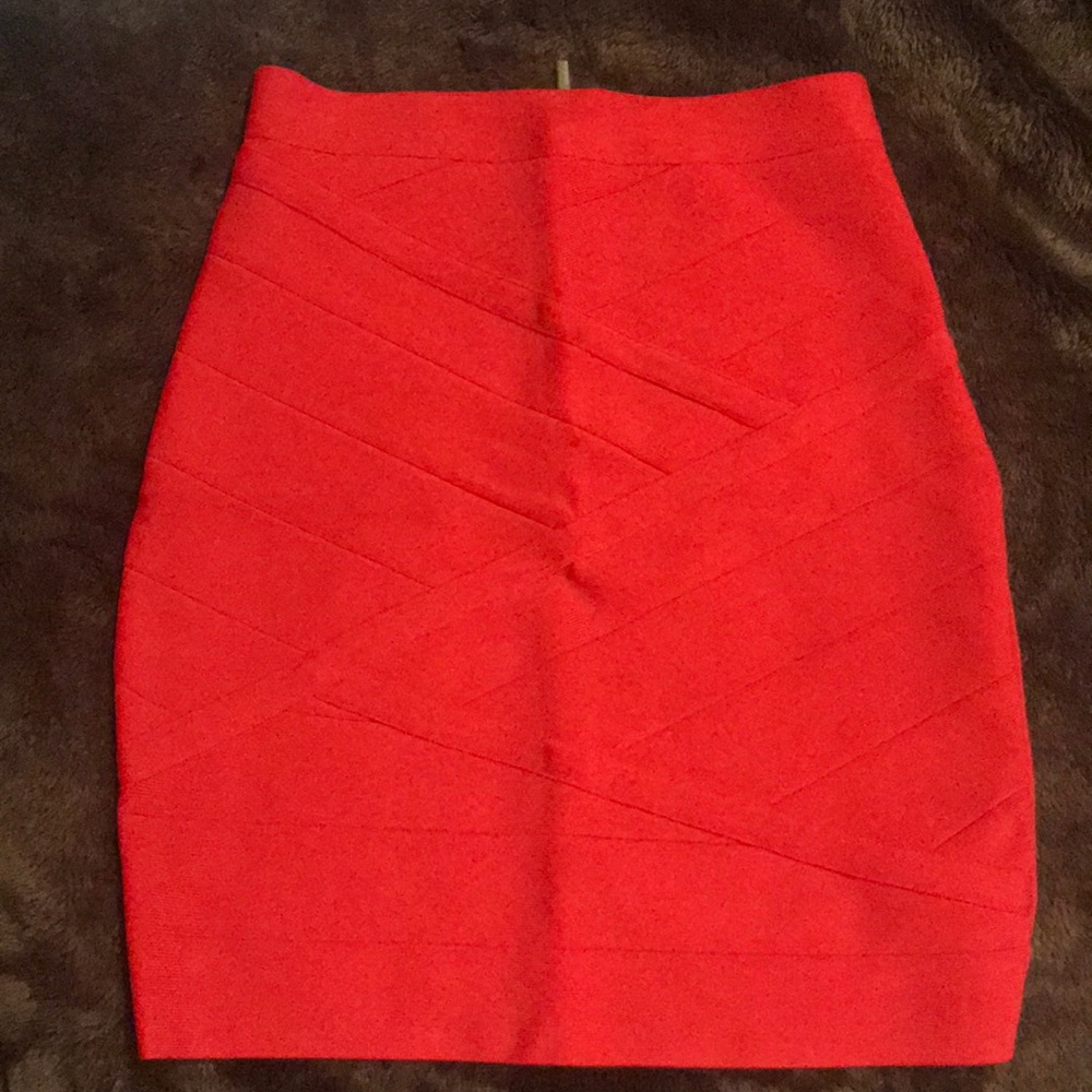 High waisted BEBE stretchy skirt